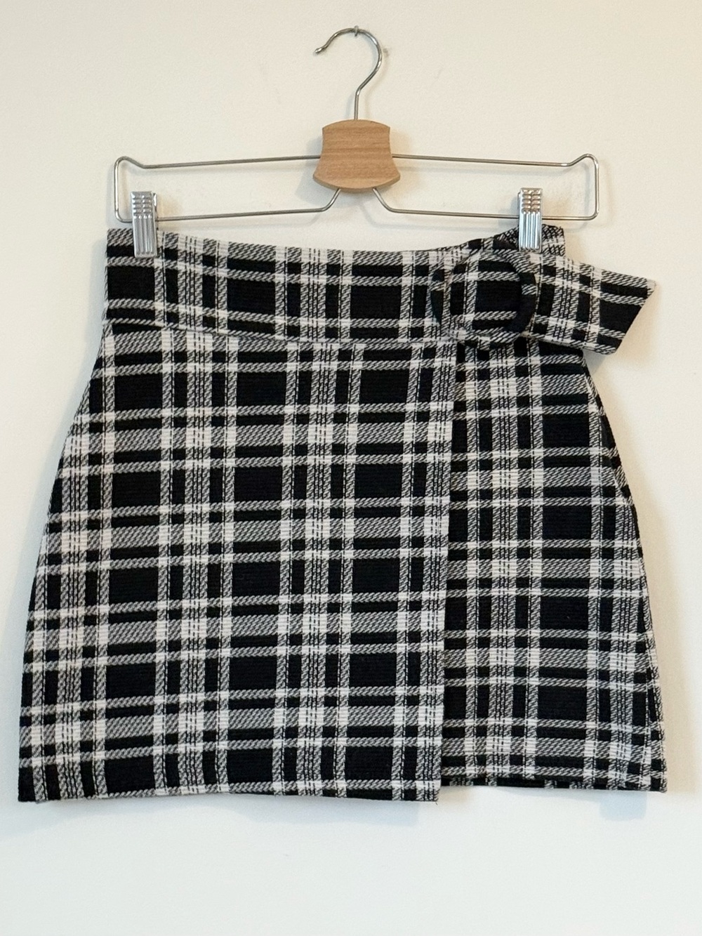 Zara Plaid Wrap Mini Skirt Buckle Black White Academia Kilt